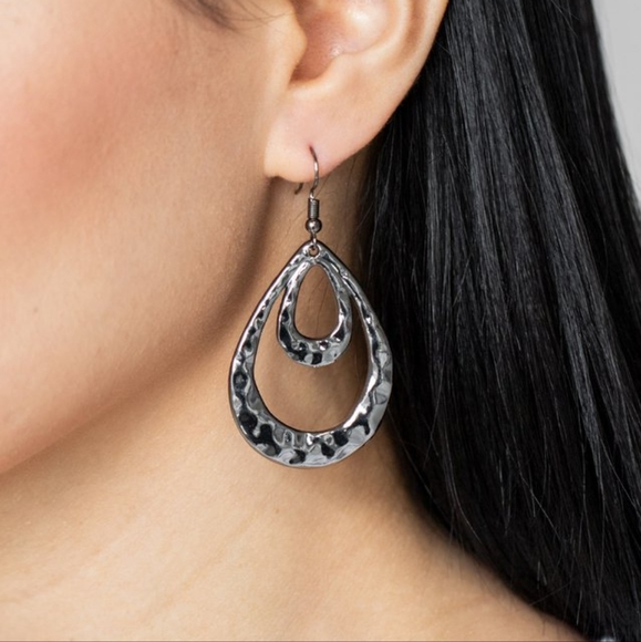 Paparazzi: Museum Muse, Black - Picture 1 of 4